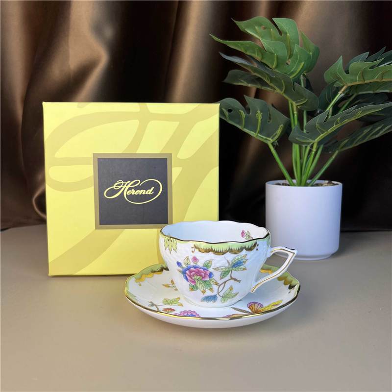 سلة زهور طقم فنجان قهوة وصحون  - مراجعة Coffee Tea Gift Basket وسعره